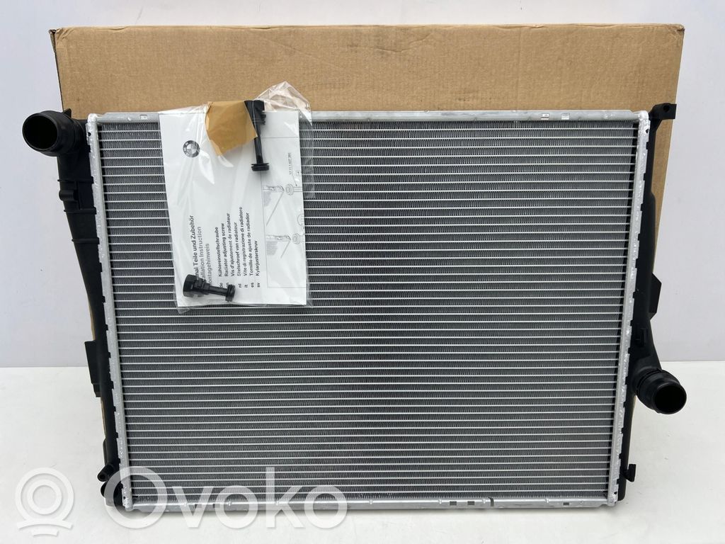 BMW Z4 E85 E86 Aušinimo skysčio radiatorius 