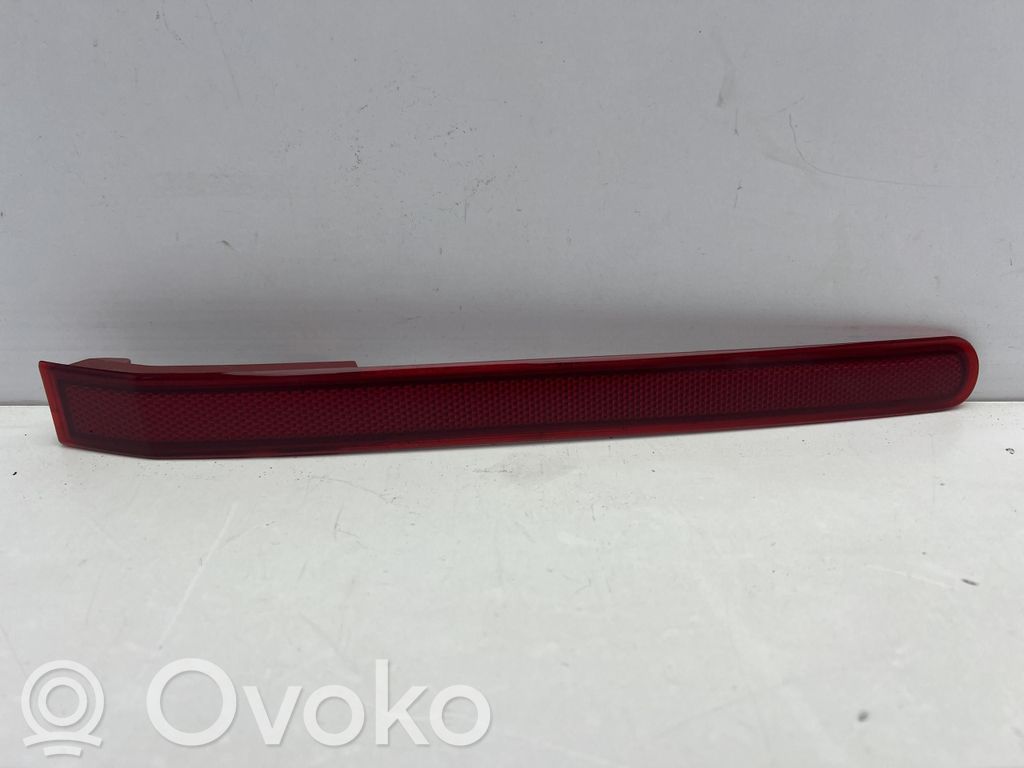 KIA Stinger Luz interna puerta delantera 