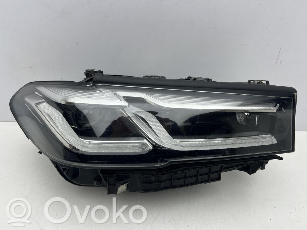 BMW 5 G30 G31 G38 Lampa przednia 