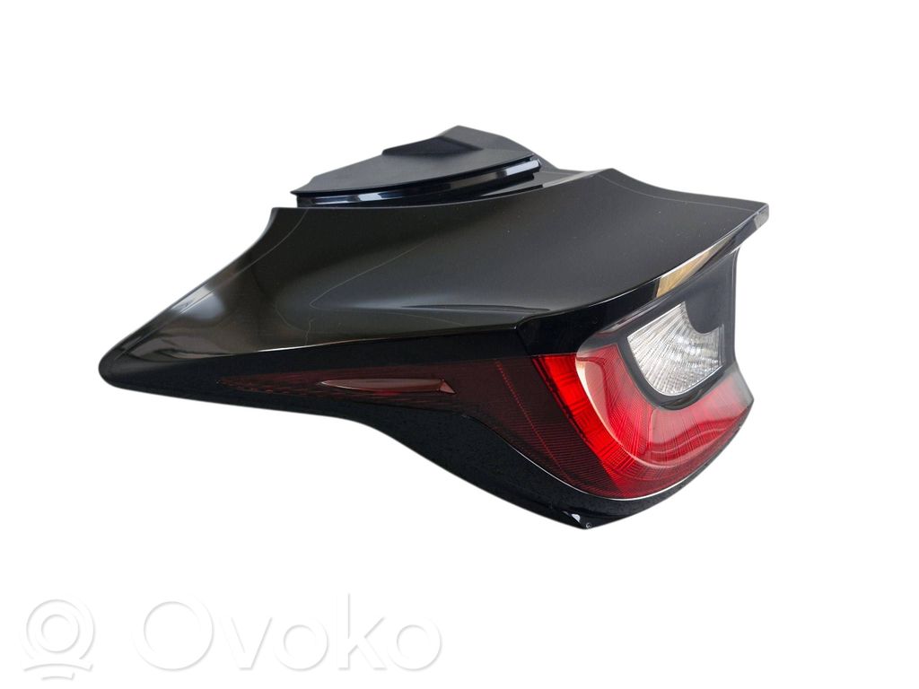 Toyota Yaris XP210 Aizmugurējais lukturis virsbūvē 