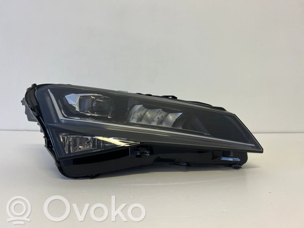 Skoda Superb B8 (3V) Lampa przednia 