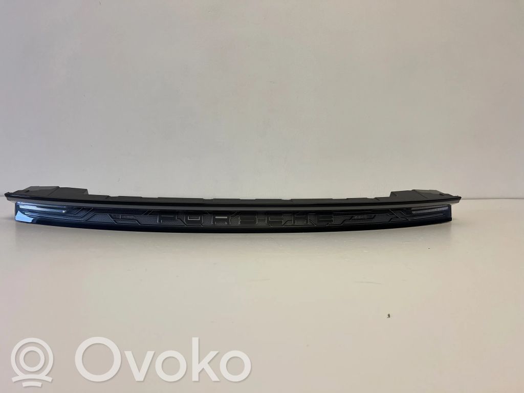 Porsche Taycan 9J1 Takaluukun takavalot 