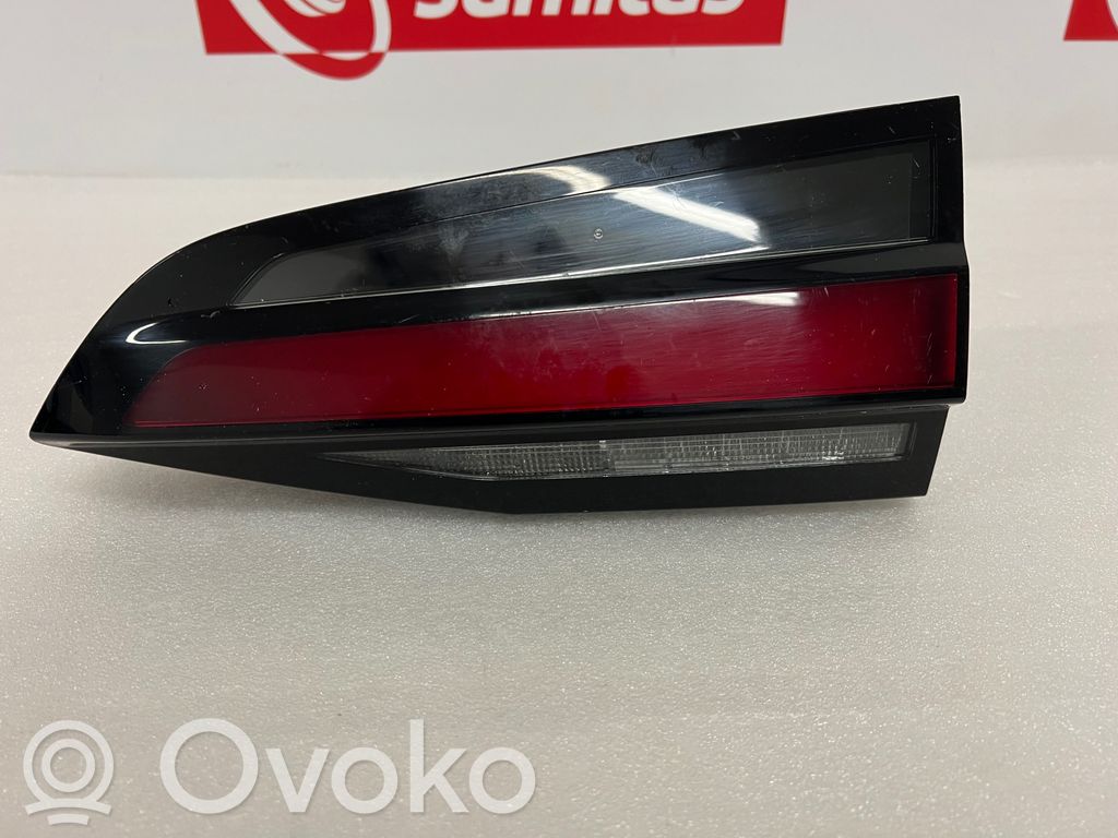 BMW 2 Active Tourer U06 Takaluukun takavalot 