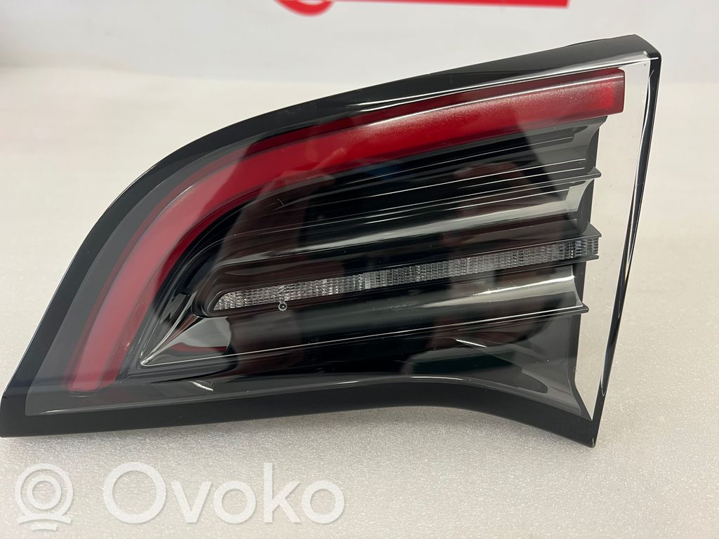Tesla Model 3 Tailgate rear/tail lights 