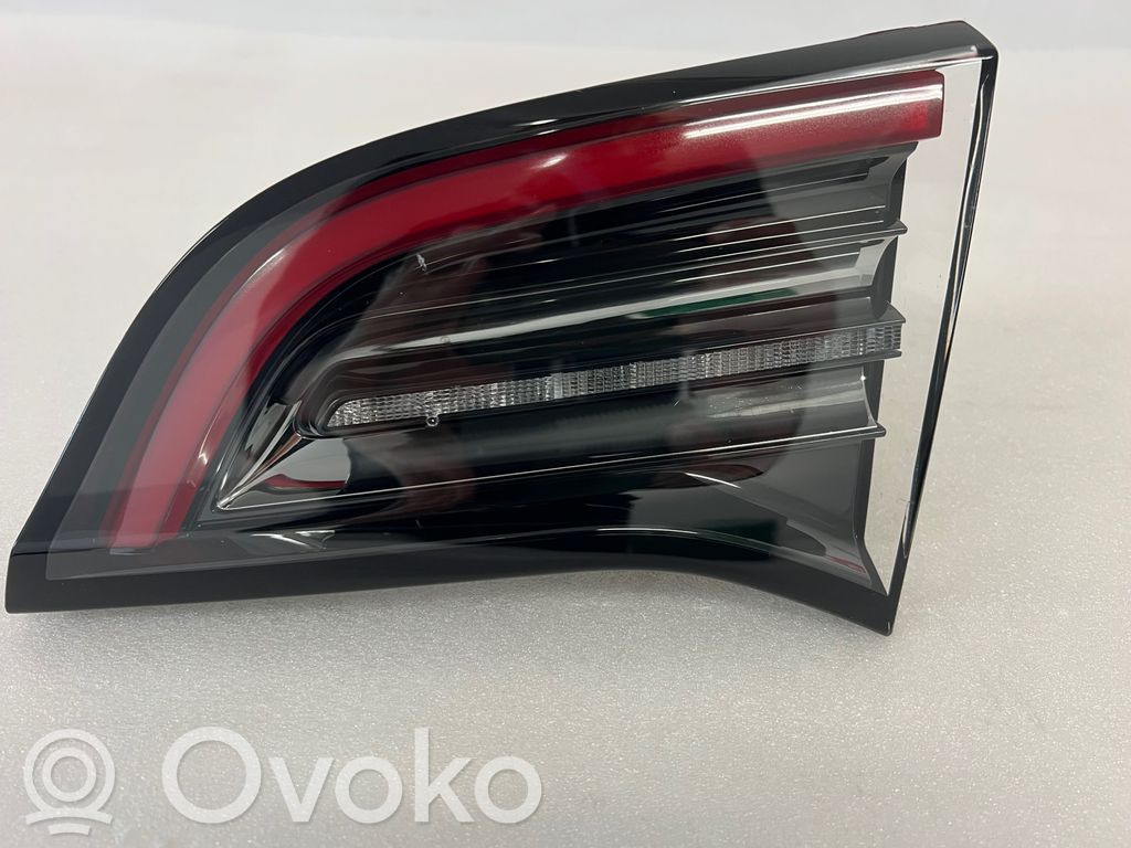 Tesla Model 3 Tailgate rear/tail lights 