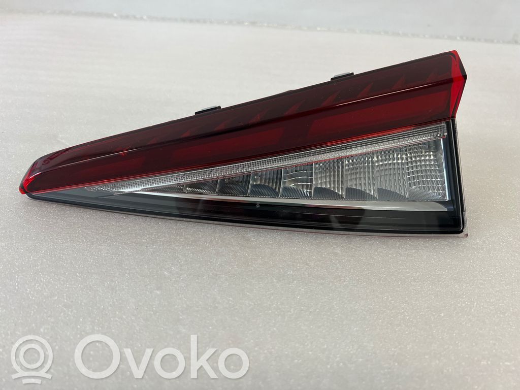 Skoda Enyaq iV Lampy tylnej klapy bagażnika 
