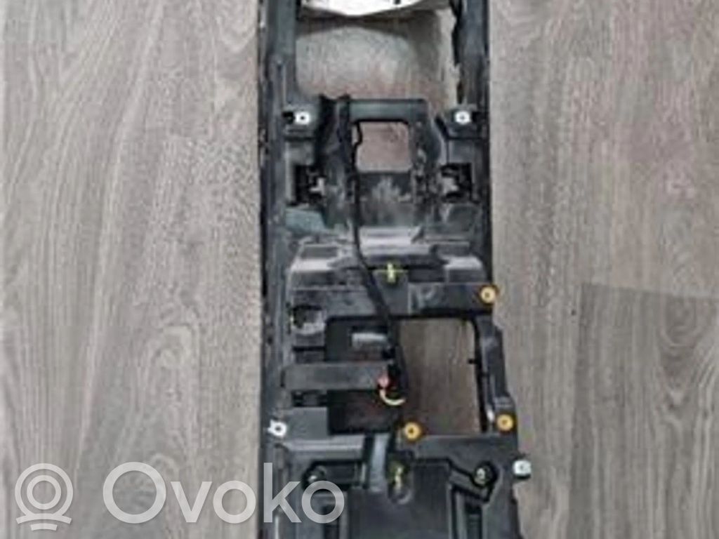 Центральная консоль   4M0863243