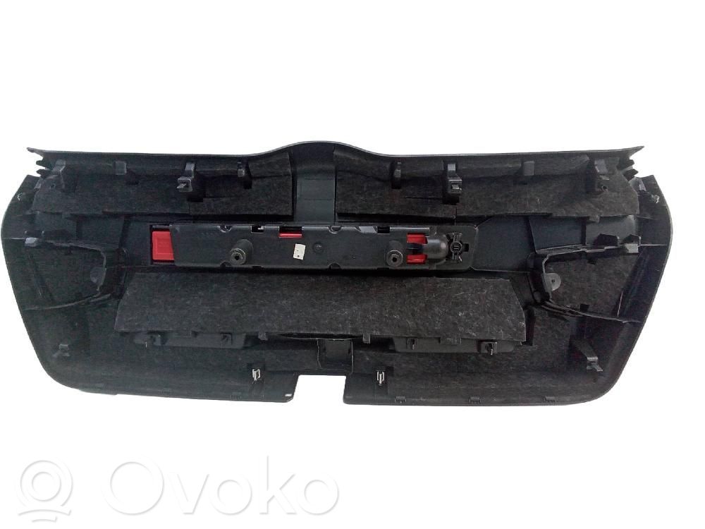 Audi A3 S3 8V Tailgate/boot cover trim set 