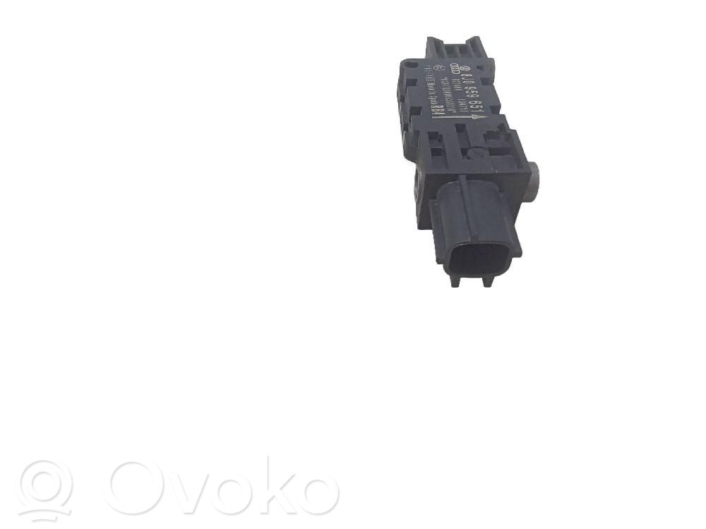 Airbagsensor Crashsensor Drucksensor   8J0959651