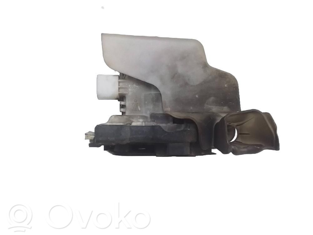 Etuoven lukko   8W6837349