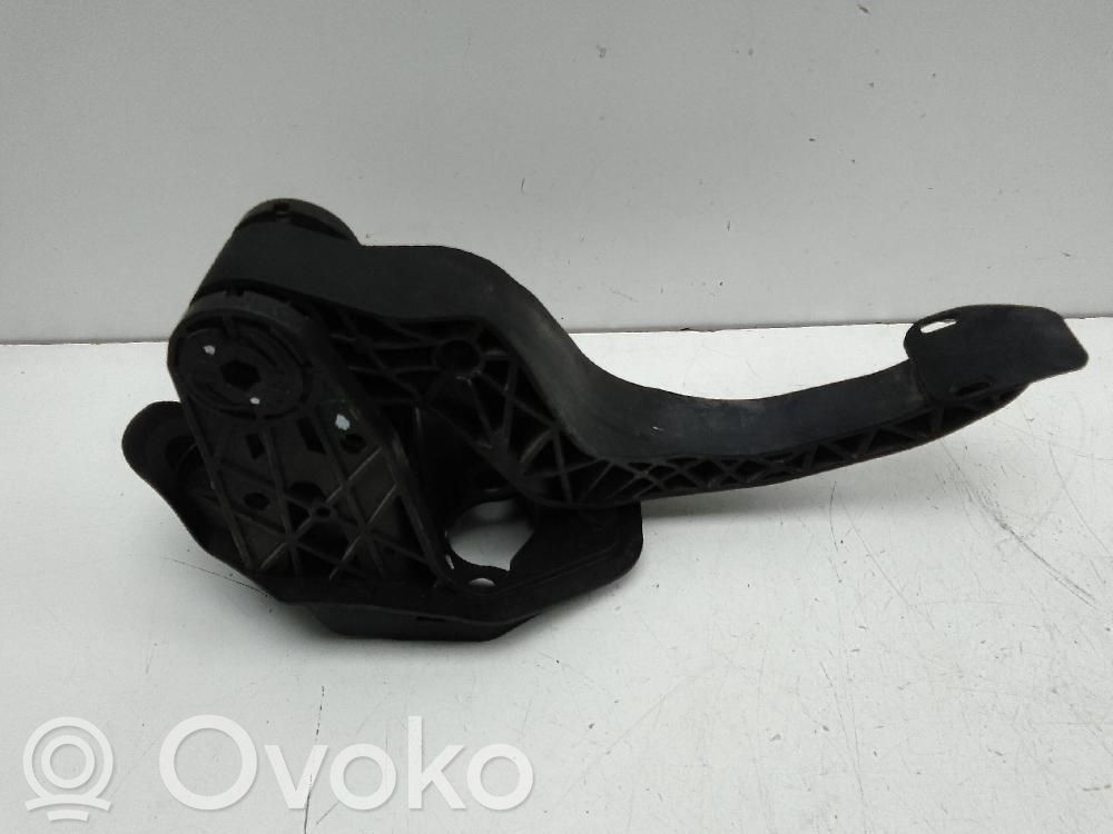Pedal de embrague   6C1721059L