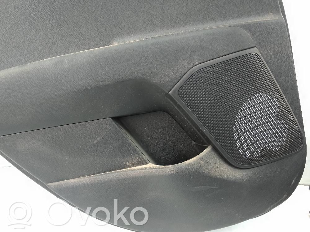 KIA Stonic Boczki / Poszycie drzwi tylnych 