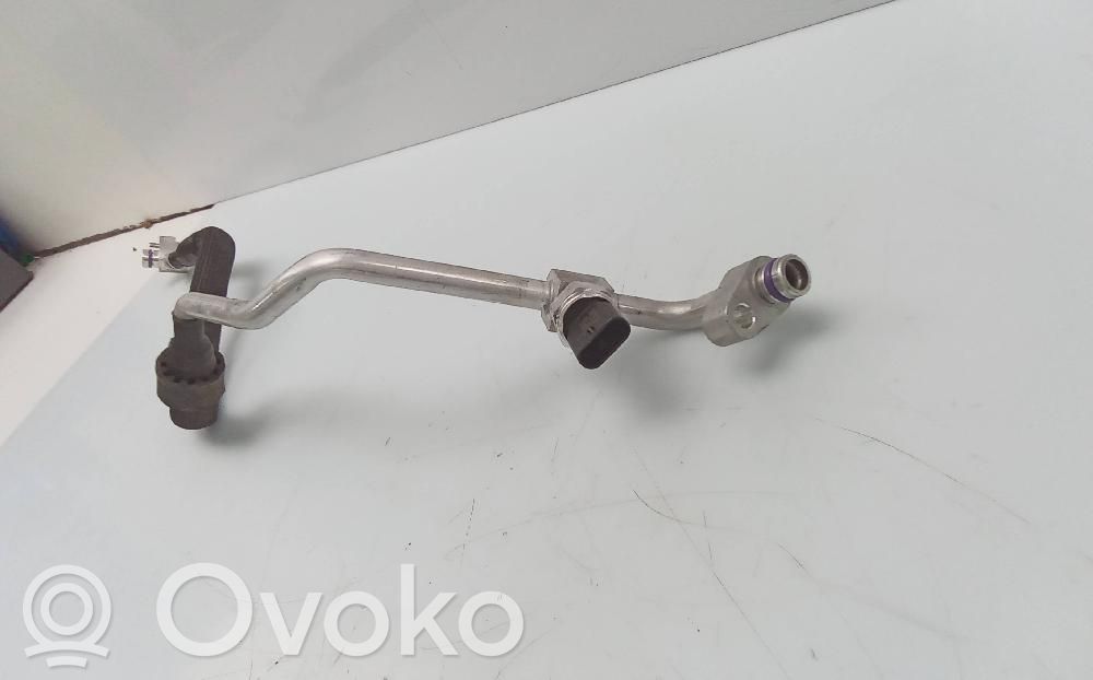 Porsche Taycan 9J1 Ilmastointilaitteen putki (A/C) 