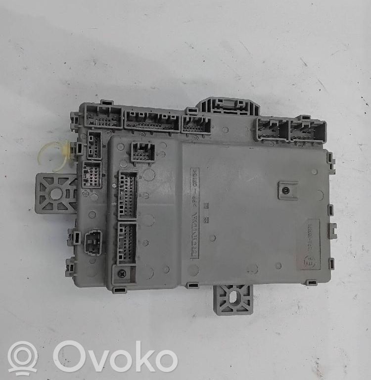 Honda Civic IX Sulakemoduuli 