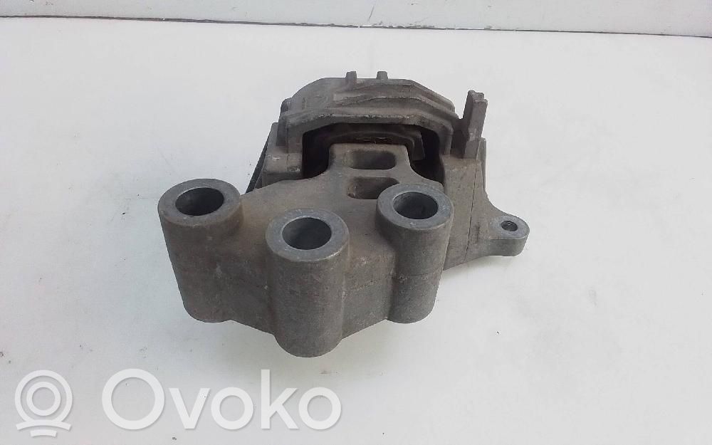 Engine mount bracket   00520669400