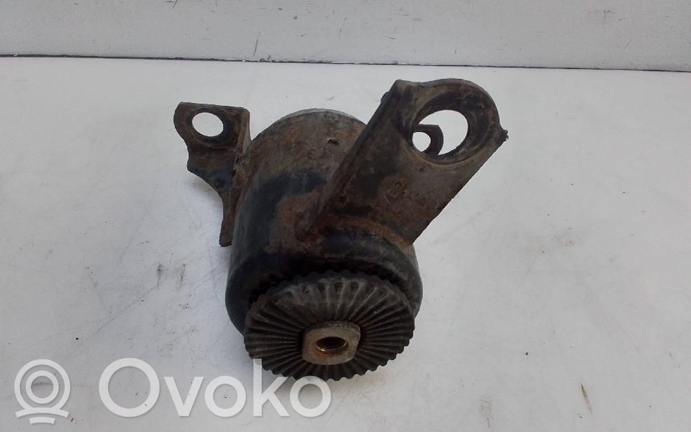 Engine mount bracket   8V516F012BH