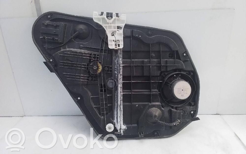 Regulador manual de la ventanilla trasera   814203Z000