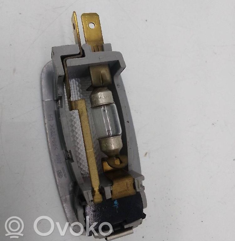 KIA Rio Illuminazione sedili anteriori