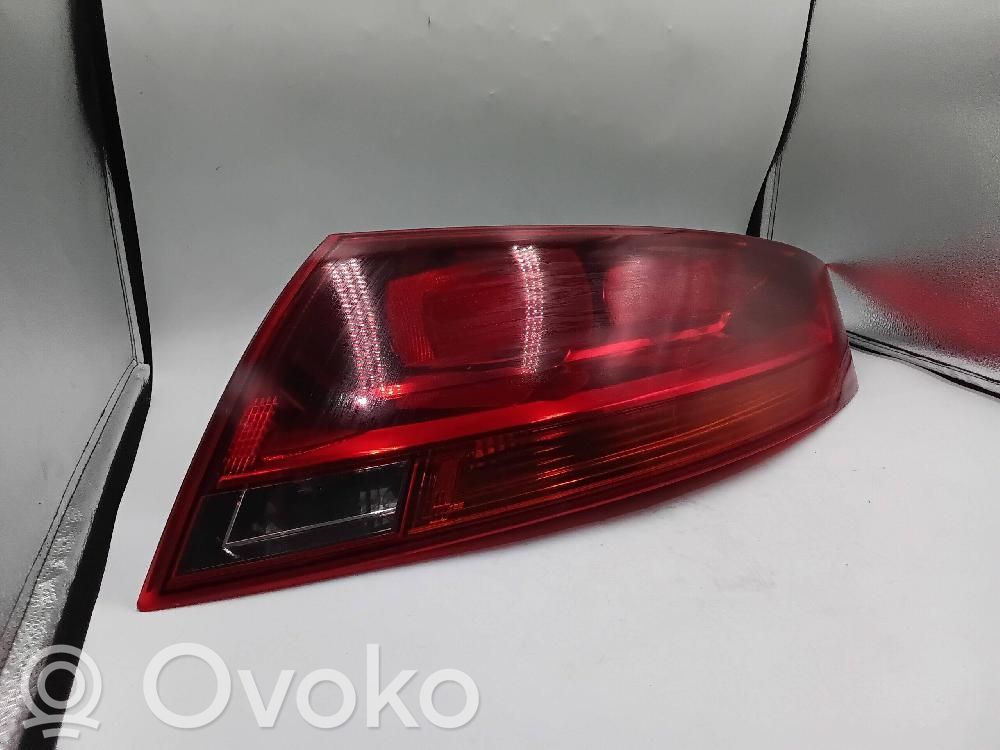 Takavalot   8J0945096C