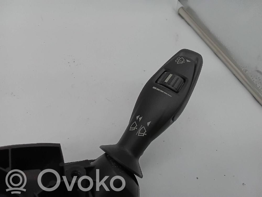 Ford Tourneo Commodo, commande essuie-glace/phare