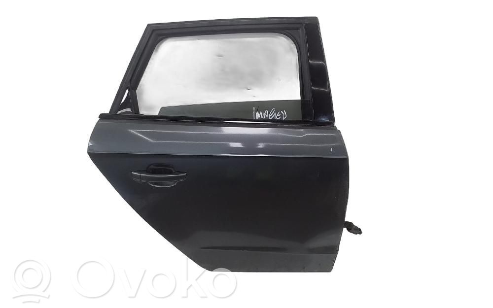 Puerta trasera   8V4833052E