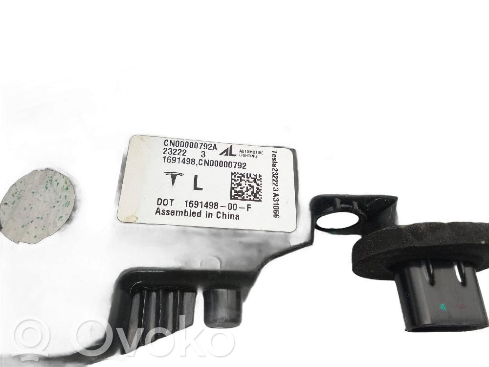 Rear/tail lights   1691498