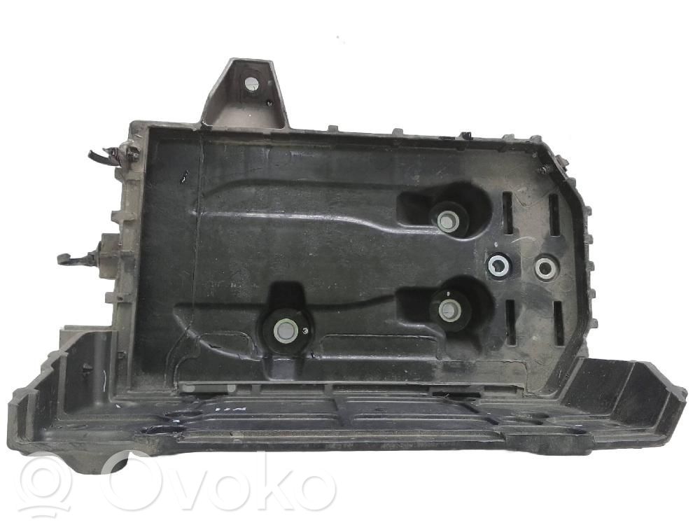 Battery bracket   10477632