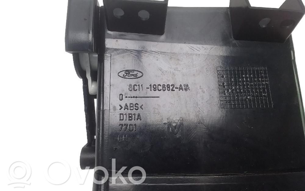 Rejilla delantera   8C1119C682AA
