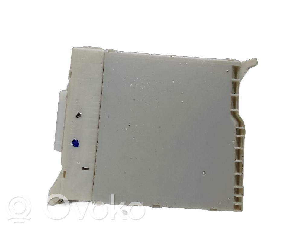 Autres unités de commande / modules   8273053052