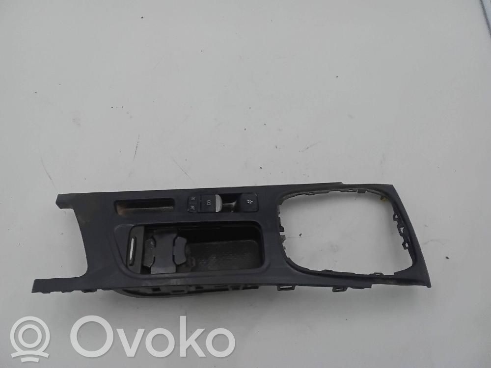 Renault Megane IV Dekoratyvinė apdaila 