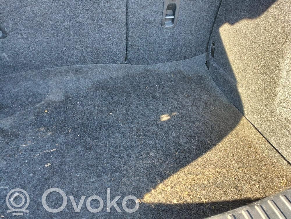 Mazda 3 II Mochetă portbagaj 