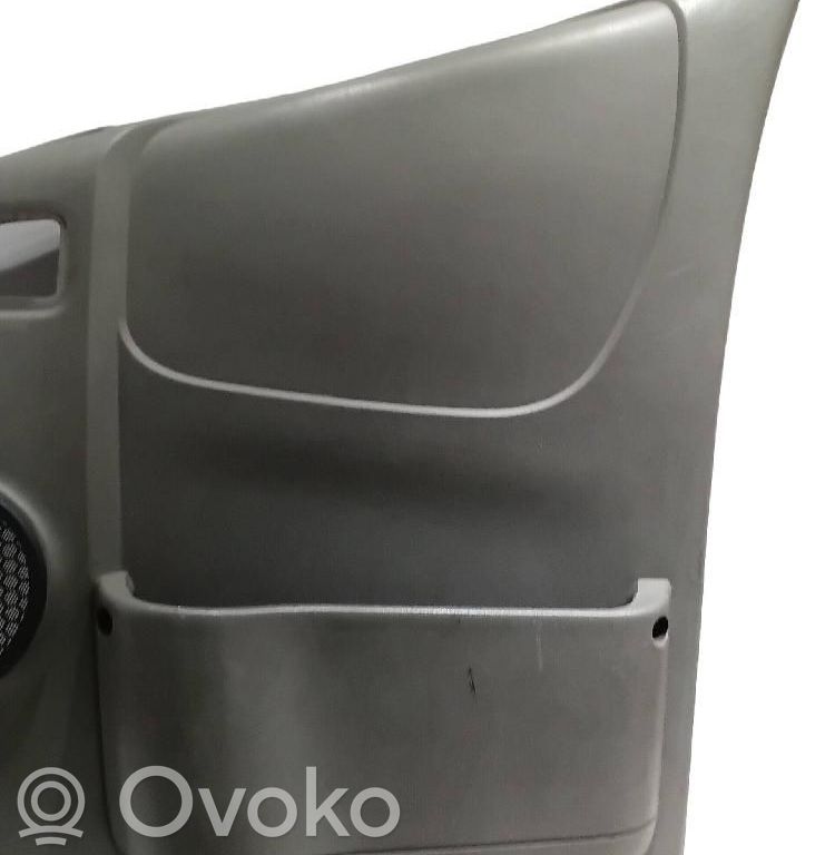 Opel Vivaro Rivestimento del pannello della portiera anteriore 