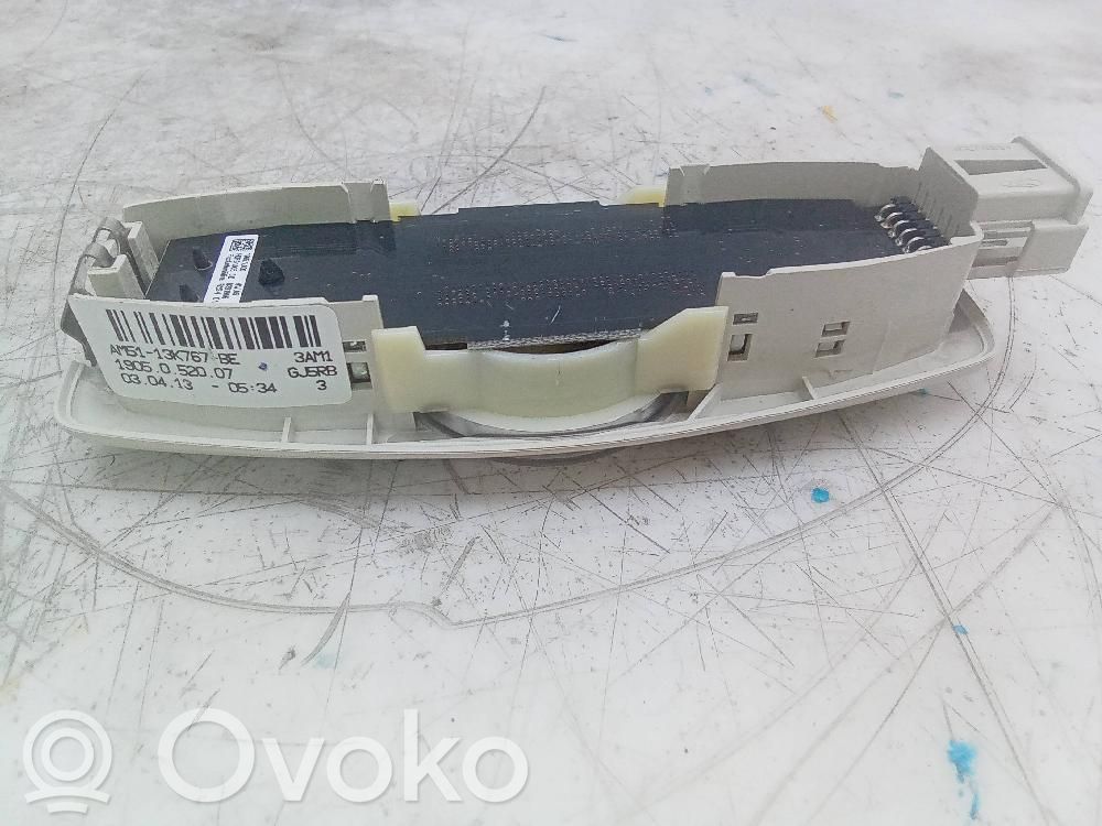 Ford C-MAX II Etuistuimen valo
