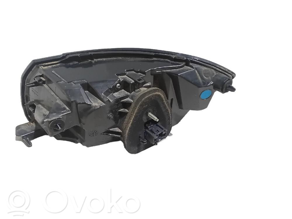 Peugeot 208 II Lampa tylna 