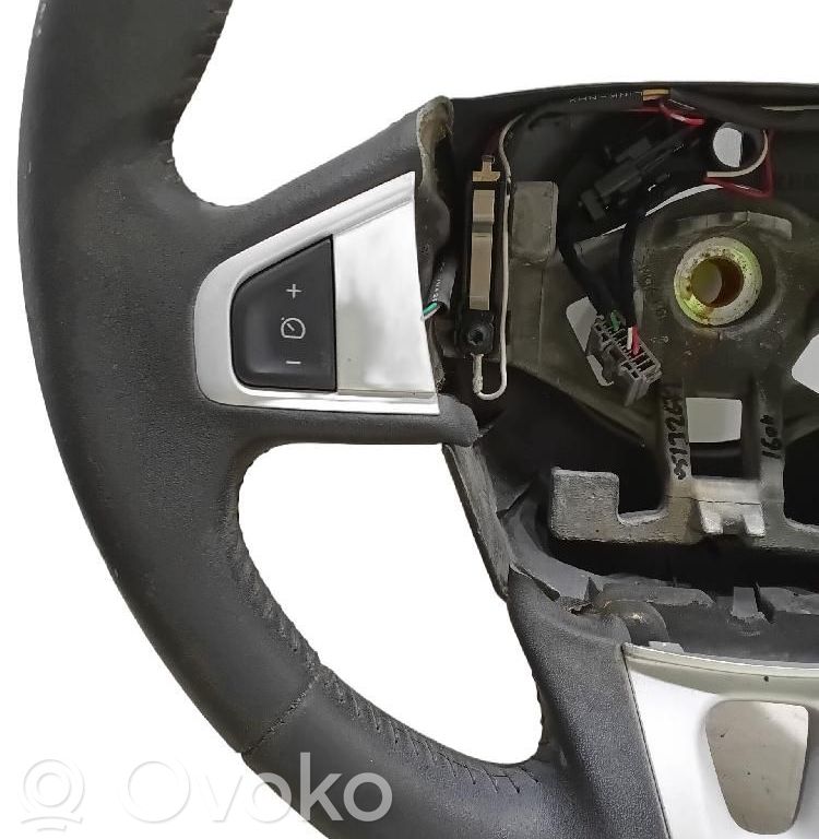 Renault Megane III Ohjauspyörä 