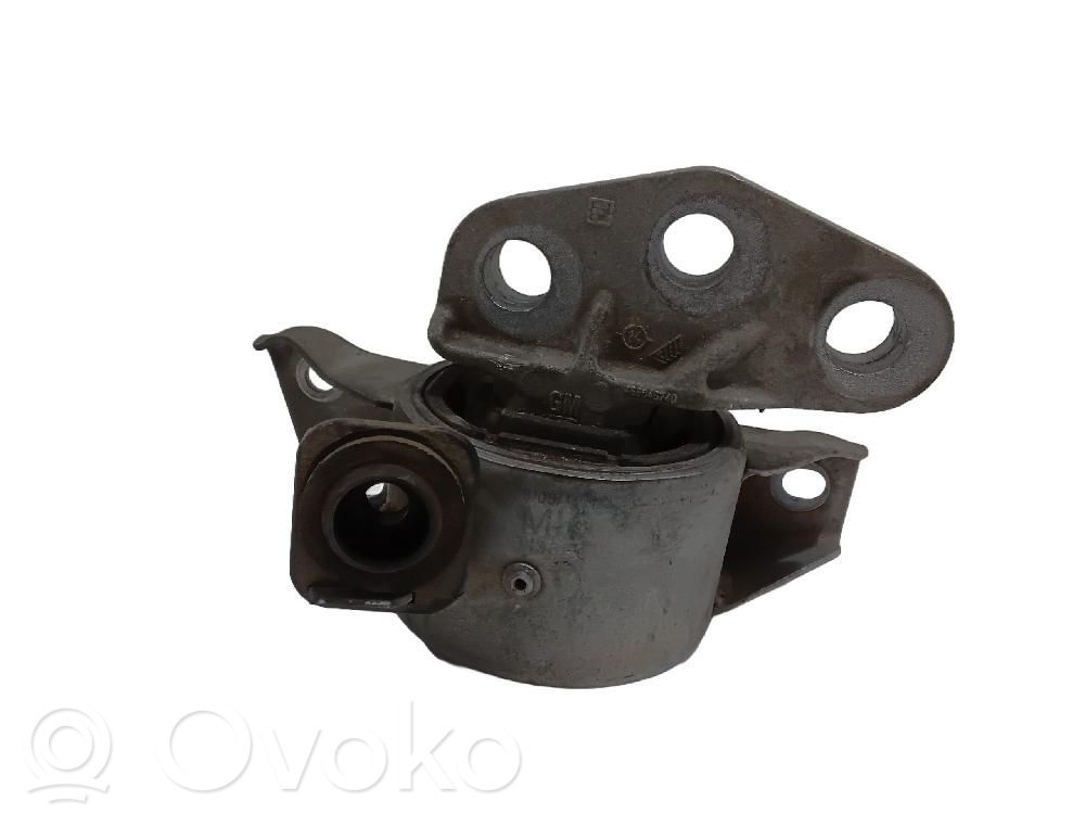 Mitsubishi ASX Engine mount bracket 