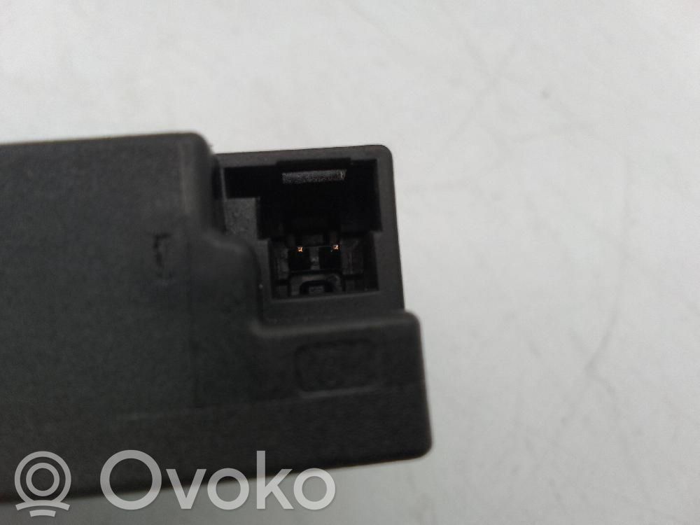 Audi RS Q8 Unitate control antenă 