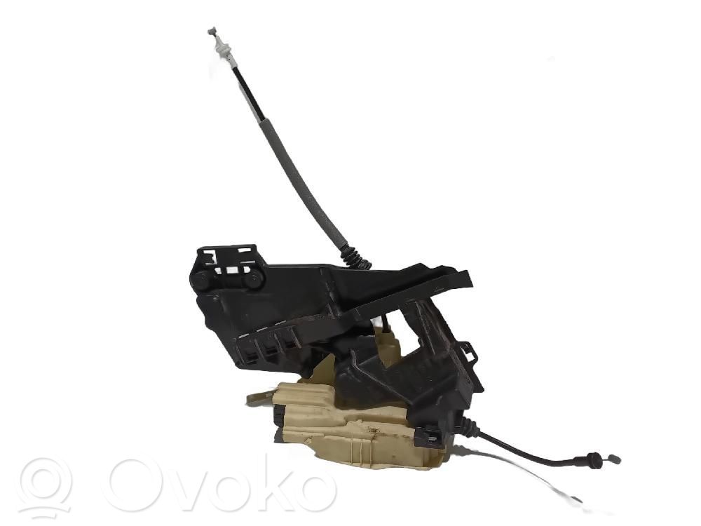 Rear door lock   C55200