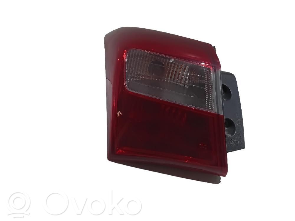 Luz trasera/de freno   92401A50