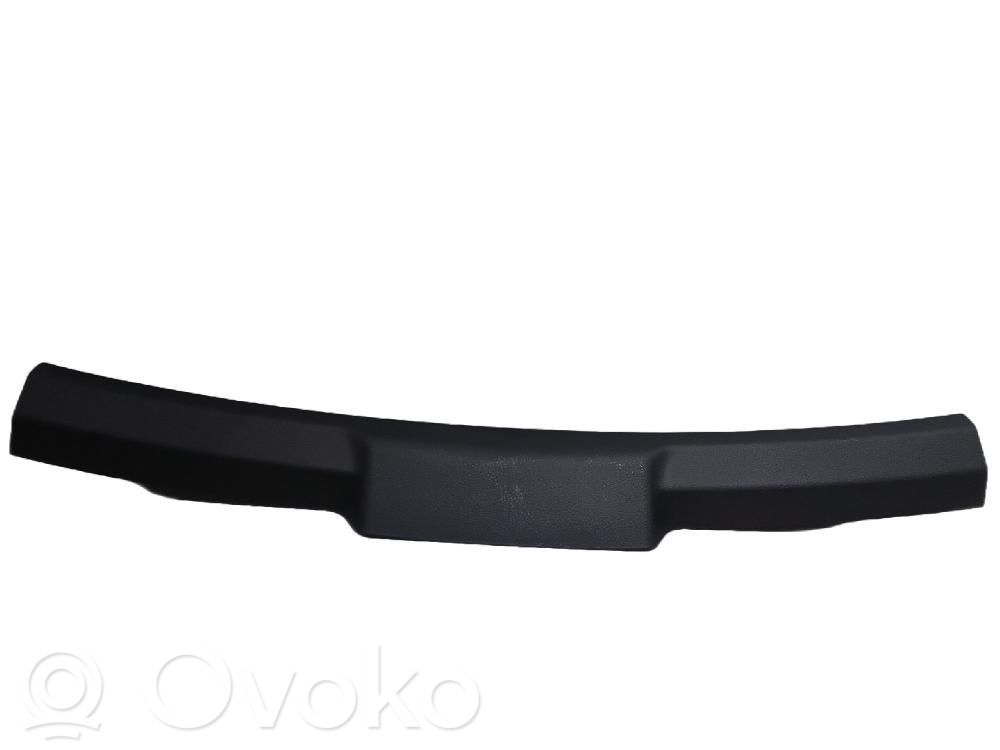 Toyota Auris E180 Rivestimento portellone 
