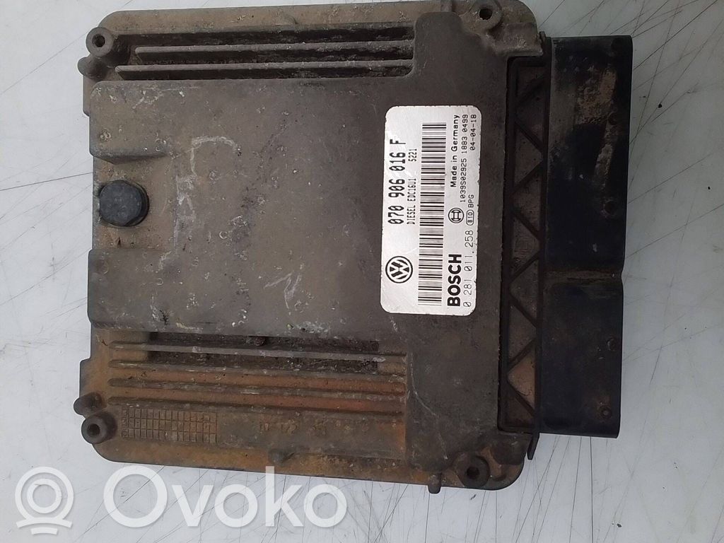Volkswagen Touareg I Motorsteuergerät/-modul 