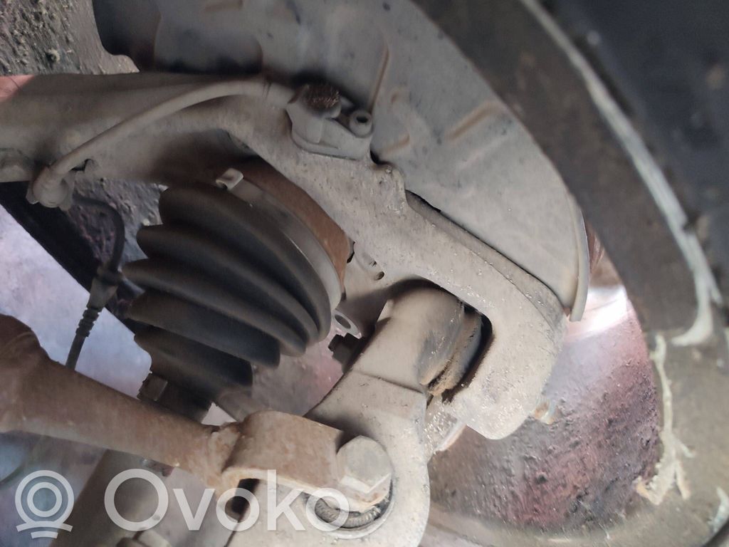 Audi A4 S4 B7 8E 8H Fusée d'essieu de moyeu de la roue avant