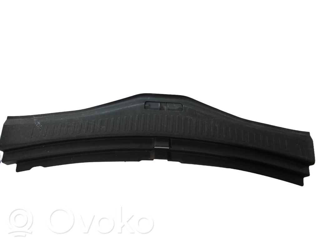 Renault Megane IV Garniture de couvercle de coffre arriere hayon
