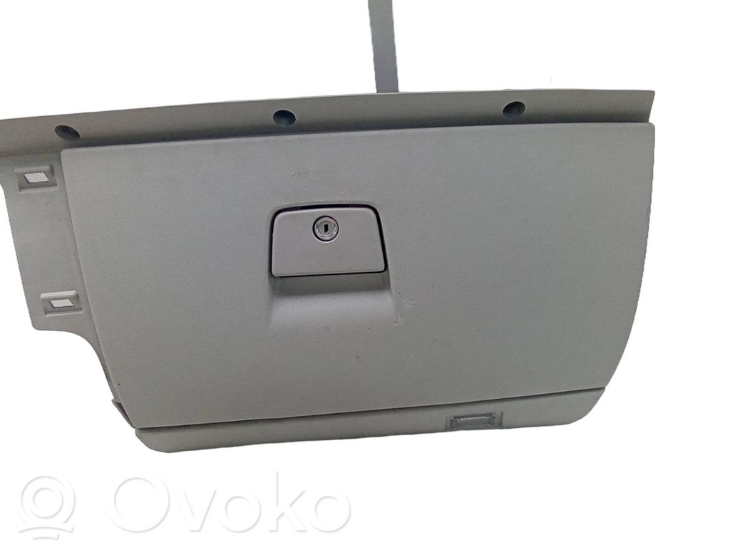 Volvo C30 Boite à gants 