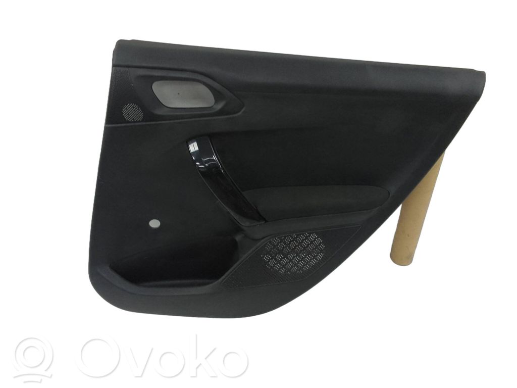 Peugeot 208 I Takaoven verhoilu 