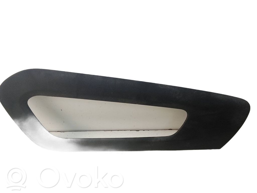 Opel Combo E Kynnyksen/sivuhelman lista 