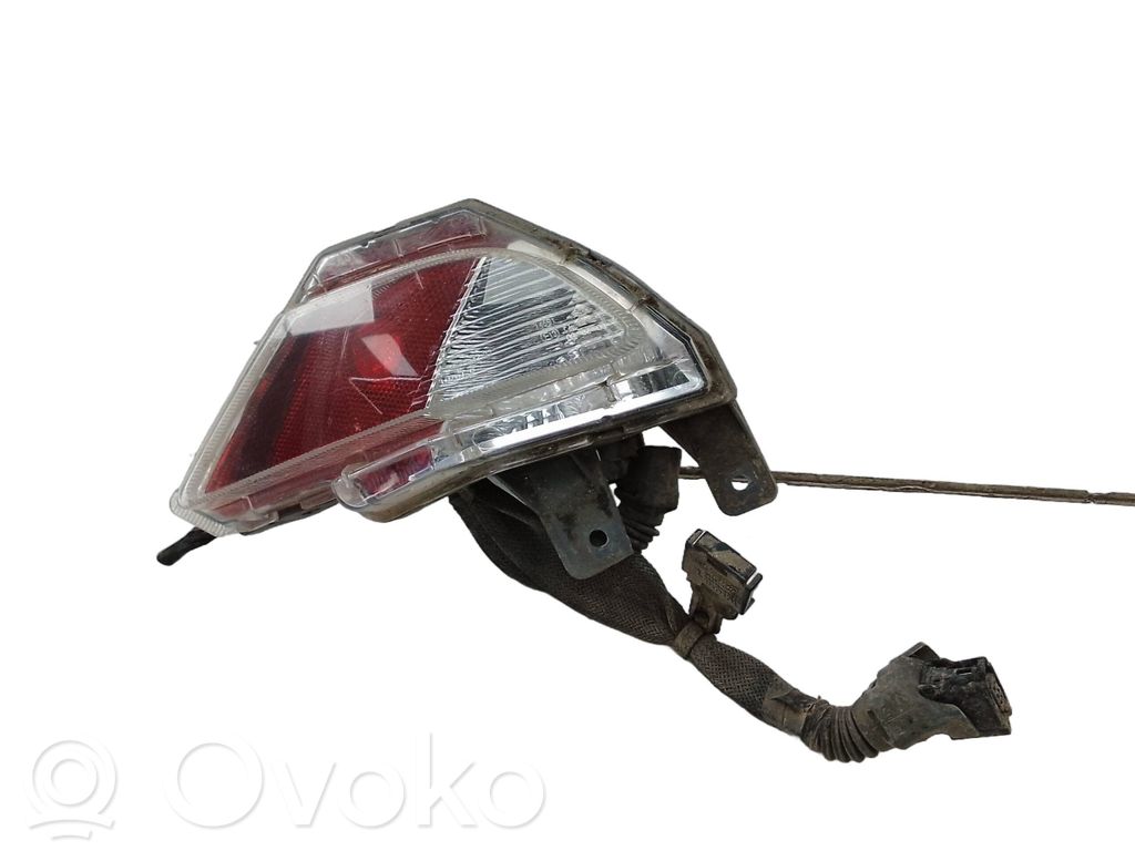 Toyota RAV 4 (XA40) Luci posteriori 