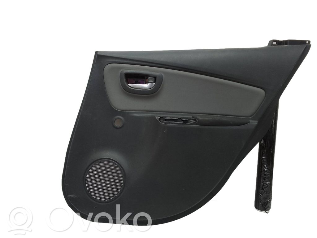 Toyota Yaris Moldura del tarjetero de la puerta trasera 