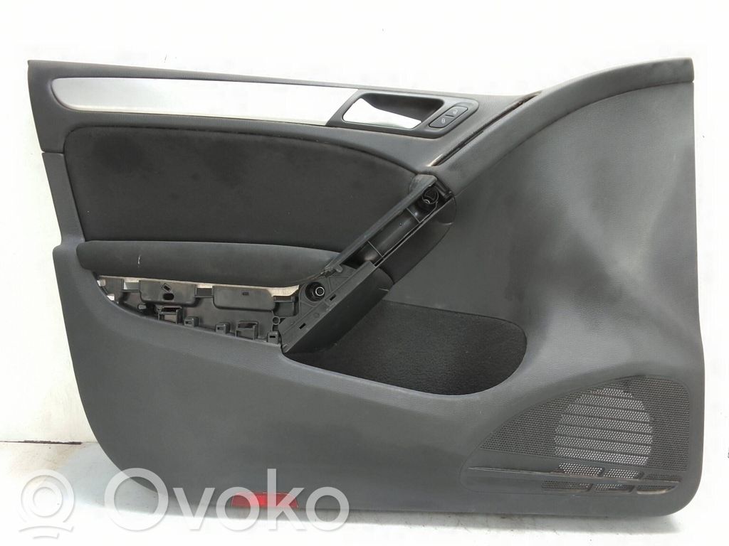 Volkswagen Golf VI Обшивка передней двери