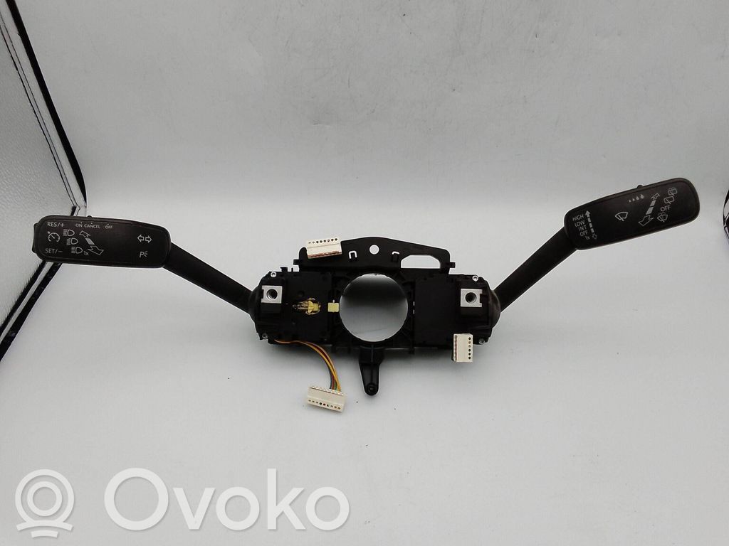 Seat Leon (5F) Autres commutateurs / boutons / leviers
